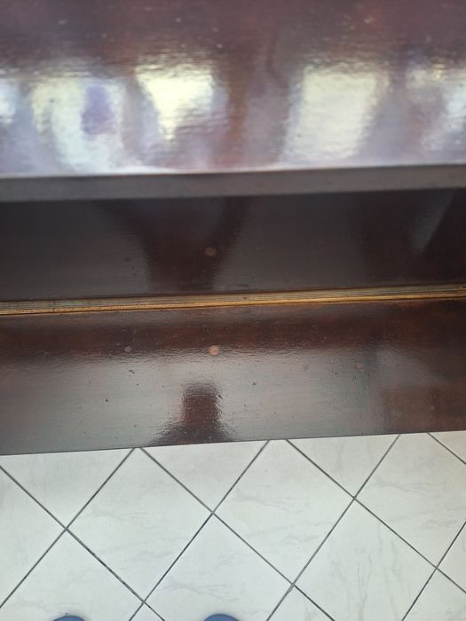 Продавам шкаф с витрина-използван.