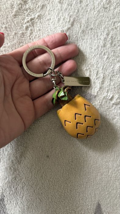 Ключодържател ананас от естествена кожа нов