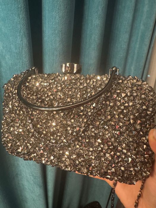 Луксозна вечерна чанта с кристали