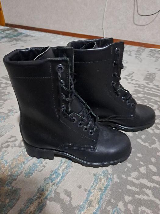 Продам ботинки - берцы