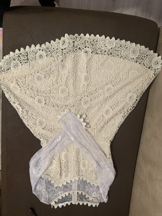 Дантелена рокля