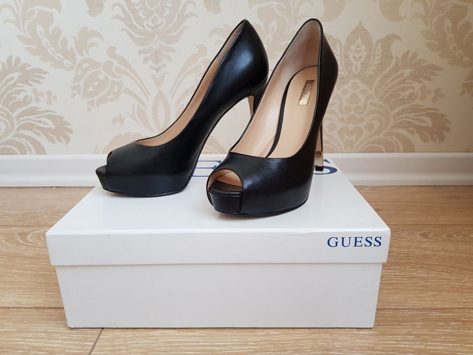 Туфли чёрные Guess