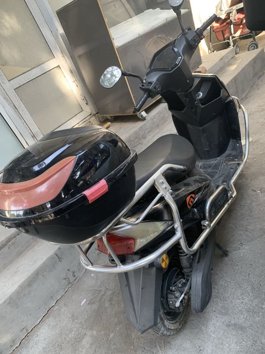 Xolati yaxshi zaryat 50 km oshiq Akumlyatr miyasi matori yaxshi xolata