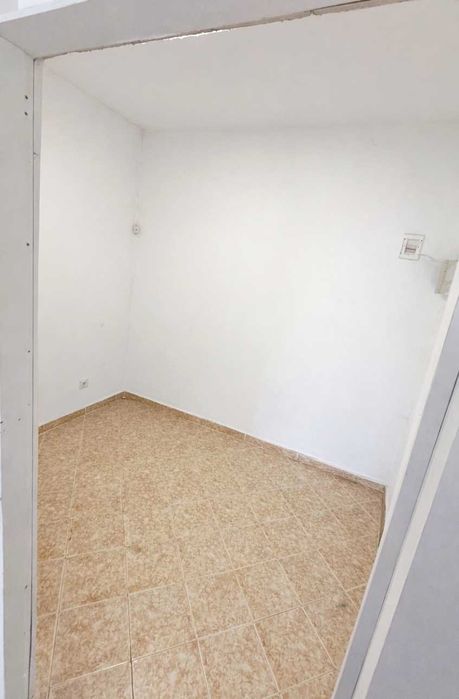 Дава се под наем Офис в Перник, Изток - 48 кв.м за 378.93 € - Снимка #3