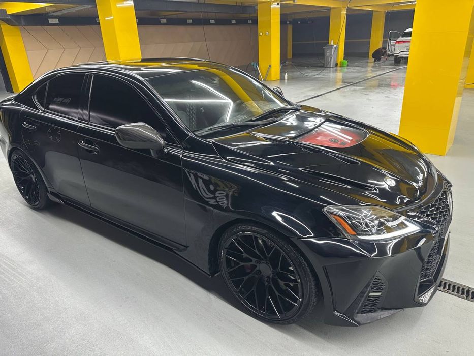 Lexus IS350  F restayling sotiladi