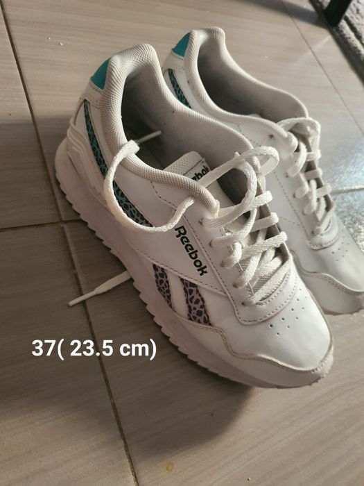 Adidasi piele ca noi