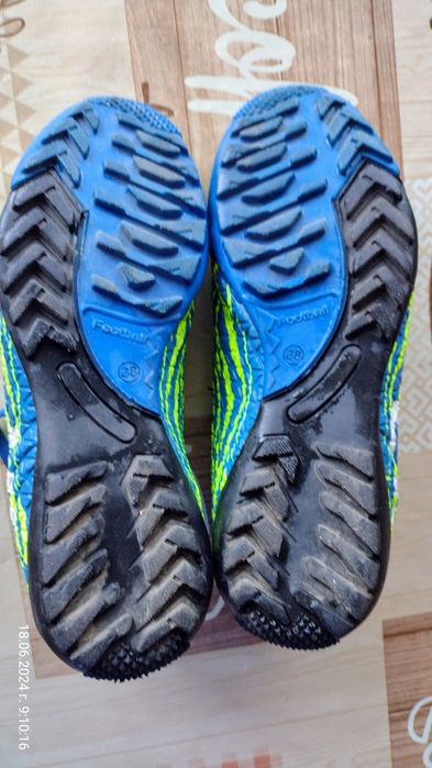 Продавам:Спортни футболни обувки/маратонки Lion made in Turkey.