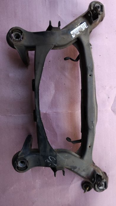 Балка подвеска задние