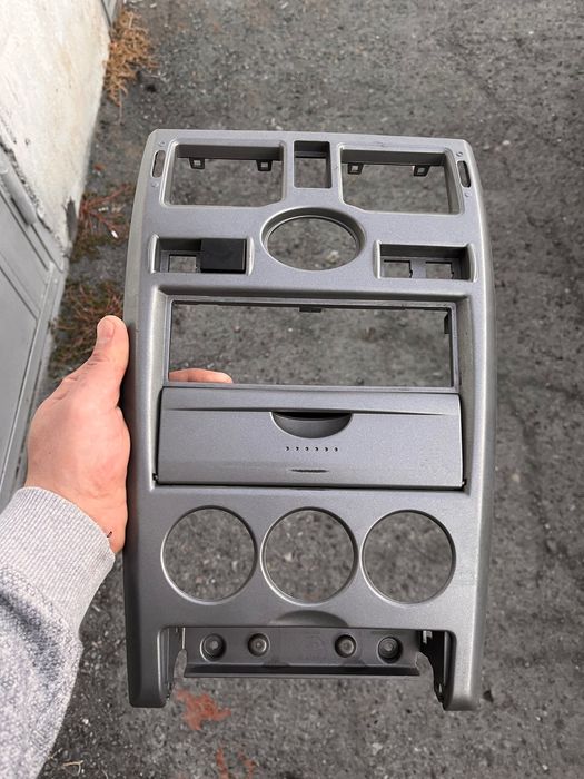 Рамка автомагнитолы