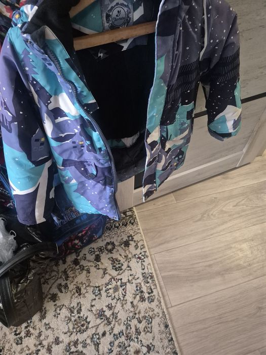 Продам куртки на мальчика