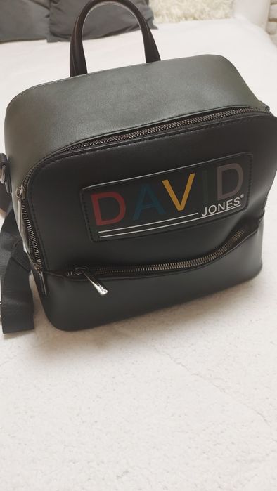 Чисто нова дамска чанта