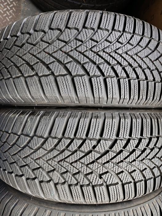 Anvelope de iarnă 205 60 16 Bridgestone  dot 2023