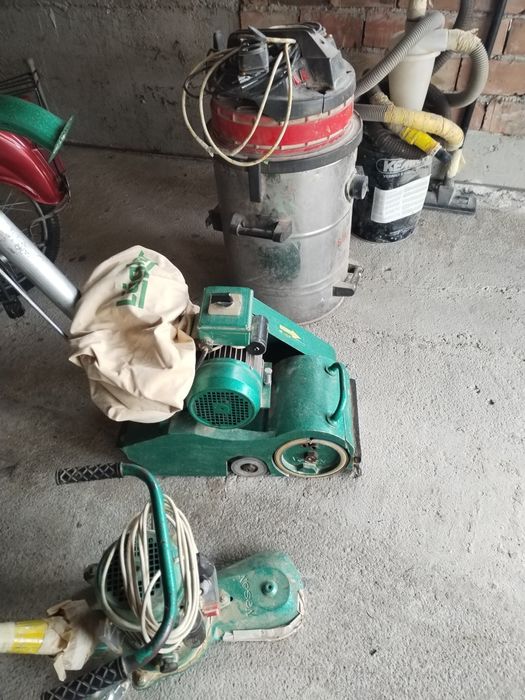 Продавам машини за циклене на паркет Vesan.