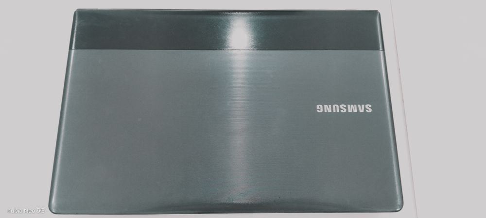 Ноутбук Samsung NP300E5X(300E)