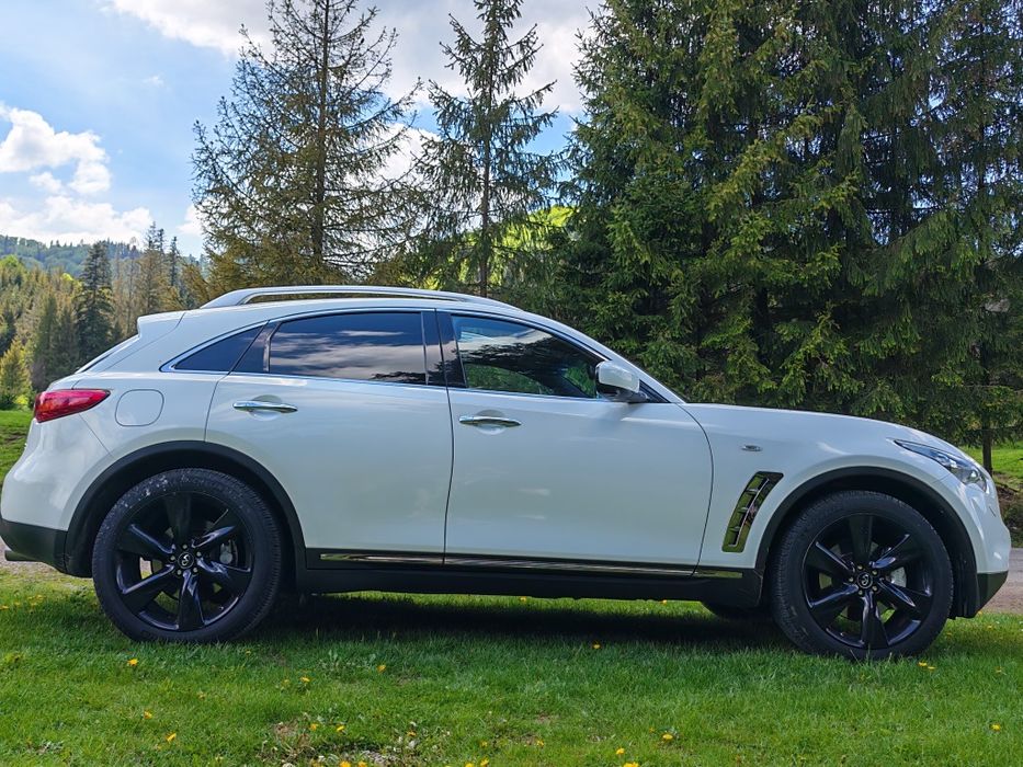 Infiniti FX30d S Premium – Full Option-SUV