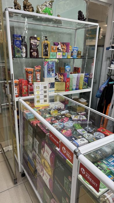 Стеклянная витрина