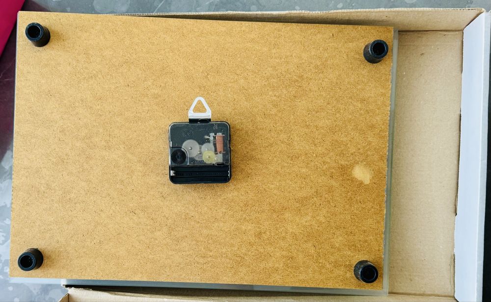 Часы настенные прямоугольные 36х26см