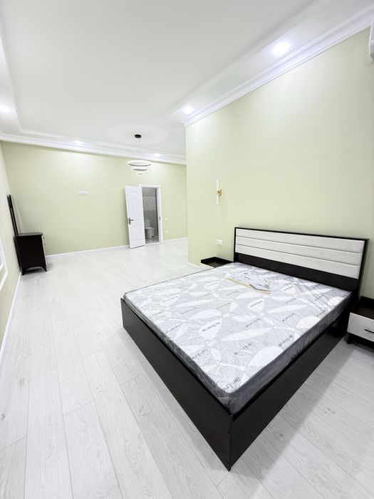 Сдаётся 4 комнатная квартира в Новомосковская 150м2 с новым ремонтом