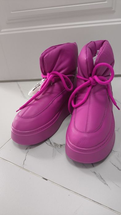 Новые зимние кроссовки 38