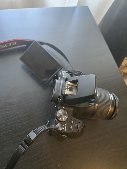 Фотоопарат Canon EOS 250D