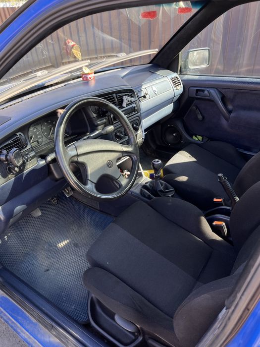 volkswagen vento 1.8