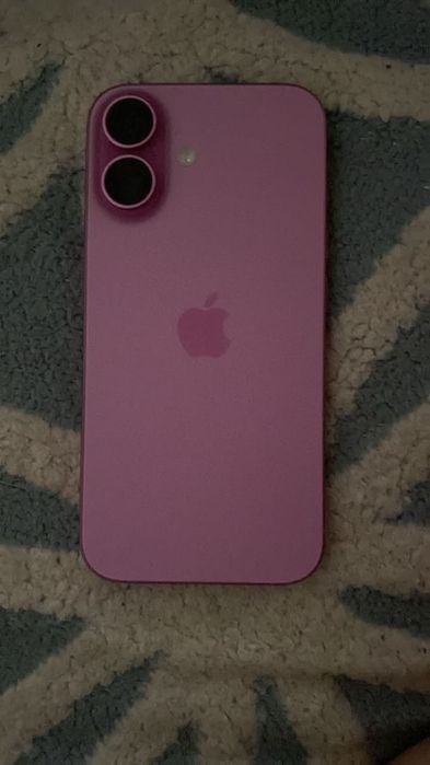 Продам iPhone 16