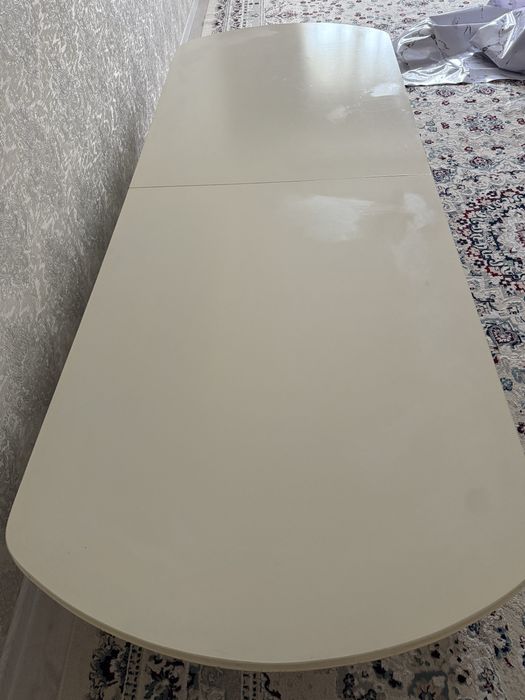 Стол для гостей