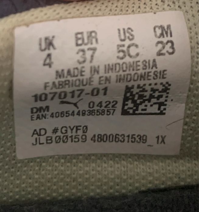 Crampoane de sintetic puma future z 4.4 mărimea 37 1/3 accept oferte. Adidasii vin cu cutie.