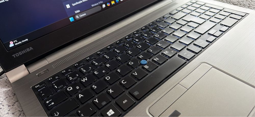 Laptop Business Toshiba Tecra Z50-E | Intel i5 Gen 8 | 8GB RAM | Windows 11 Pro