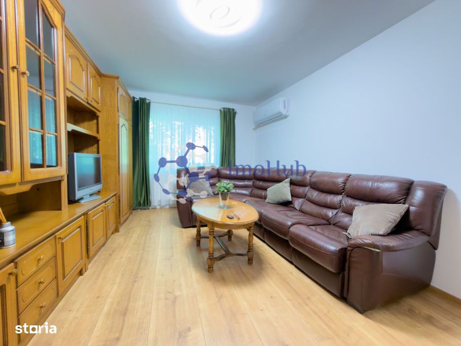 Apartament 3 camere decomandat, 2 bai si garaj in Nicolina