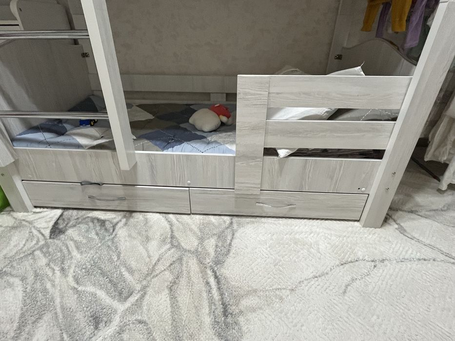 2 etajliy bollalar karavoti sotiladi xolati zor