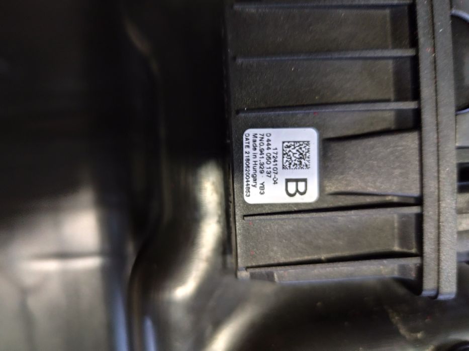 Rezervor adblue Skoda Octavia 3 Passat B8