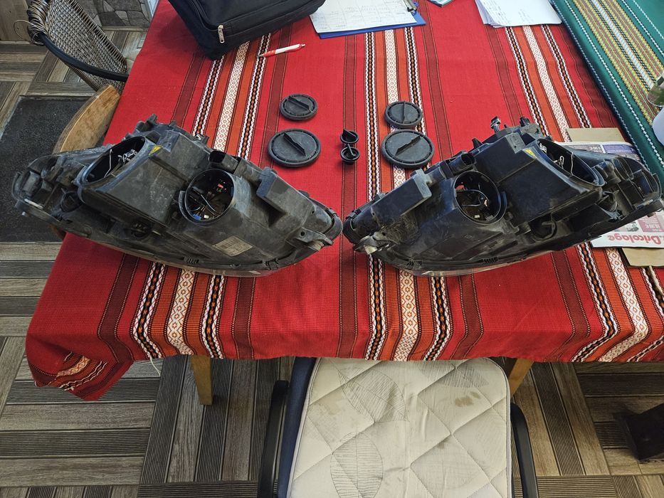 Продавам фарове ксенон  за Merceds c320 2008г