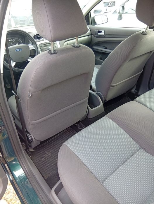 Ford Focus an 2007 benzina !