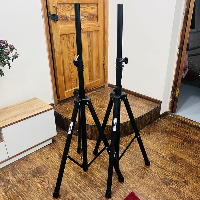 Стойки для акустических колонок