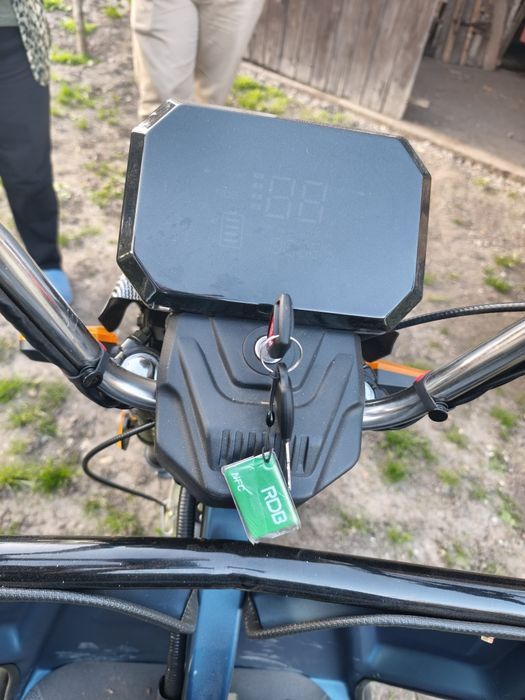 Vând tricicletă electrică