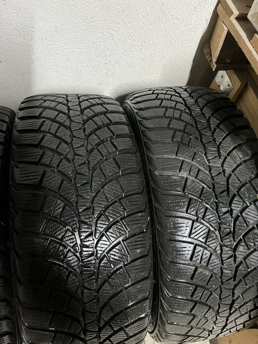 Cauciucuri iarna kumho 245/45 r17 99v + janta aliaj dezent r17