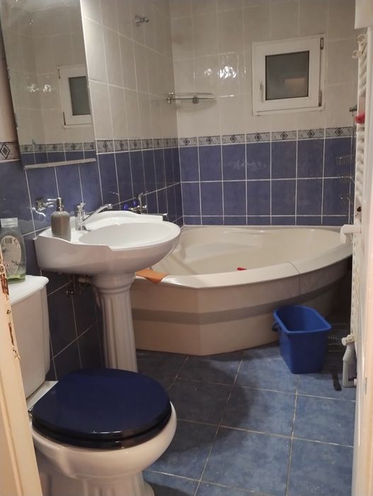 Închiriez apartament 4 camere plopilor Nr.60