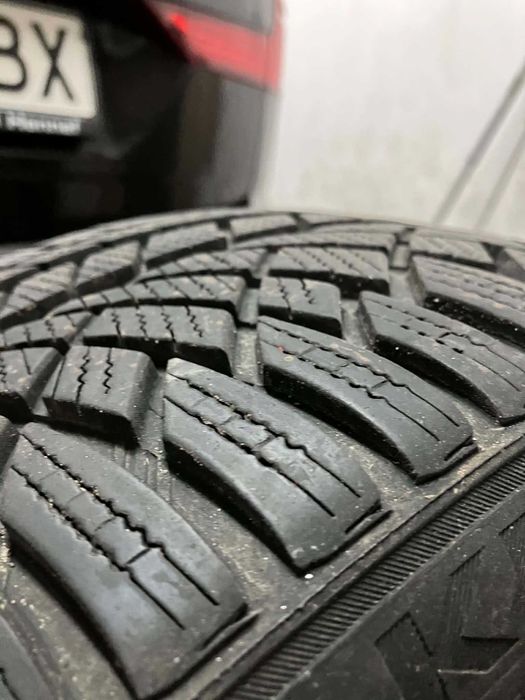 4 броя зимни гуми KUMHO 235/40/19