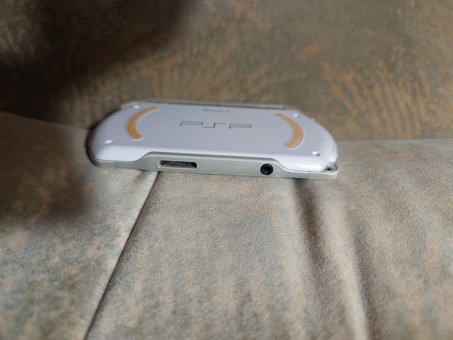 Consola Sony PSP GO White + adaptor usb C