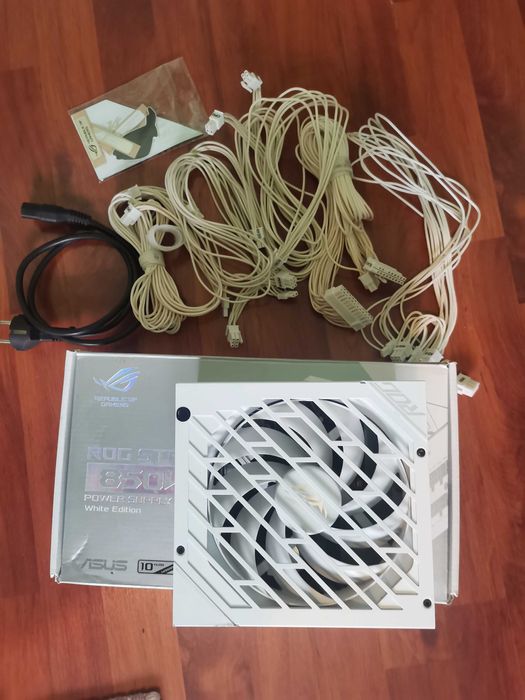 Sursa PC Asus Rog Strix White 850W 80+ Gold Full Modulara