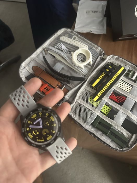 Smartwatch Huawei GT4  aproape nou