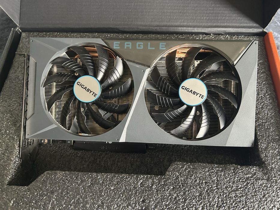 Vand placa video NVIDIA RTX 3060 EAGLE