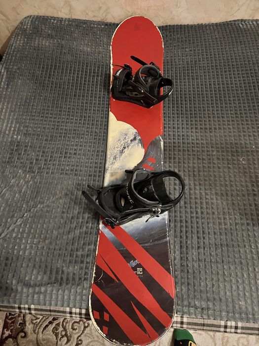 Продам 2 сноуборда и боты