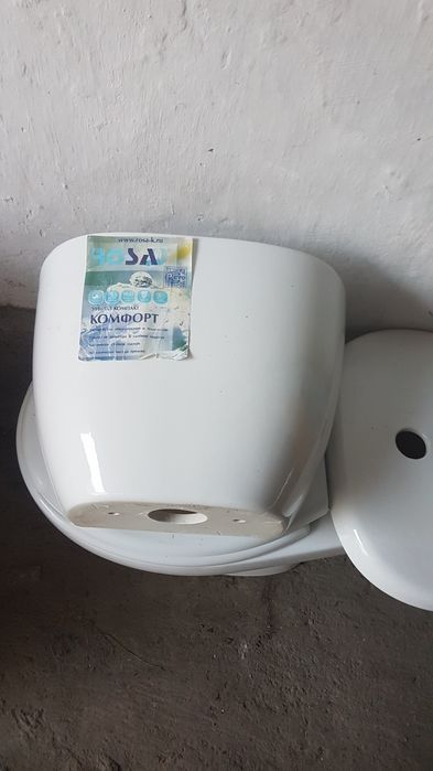 Продаю унитаз бу с бочком