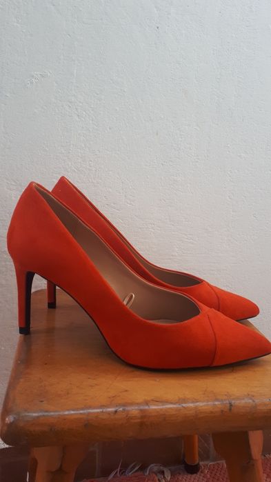 Pantofi Zara elegant cu toc  50 ron