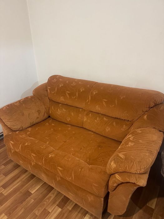 Продается Диван б/у