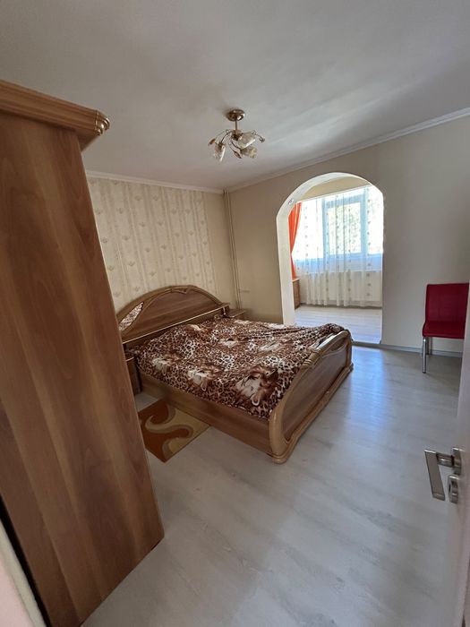 dau in chirie apartament de 3 camere — fotografia 3