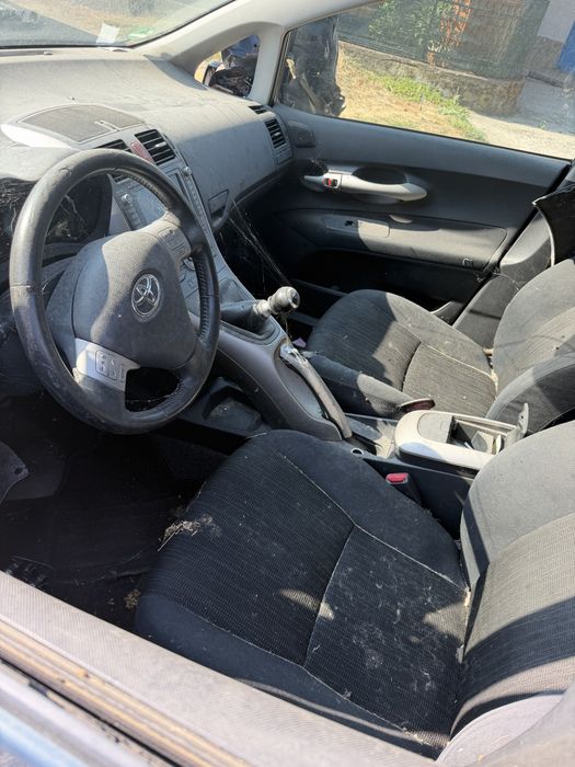 Toyota Auris На Части