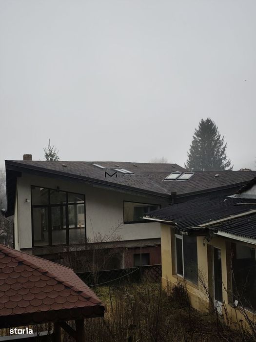 Proprietate amplă cu două case și teren generos, Brașov – str. Cariere